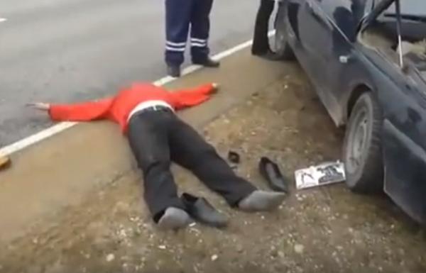 Неадекватный наркоман устроил шоу для полицейских на Ставрополье. Видео